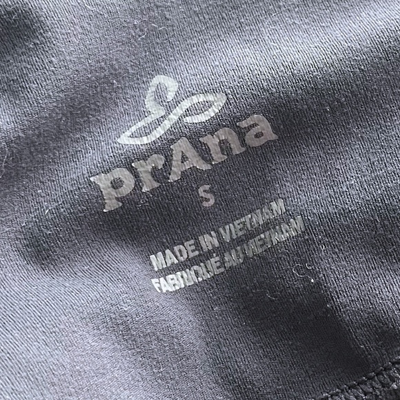 prAna • Grey Momento Yoga Capris Leggings - Picture 4 of 5
